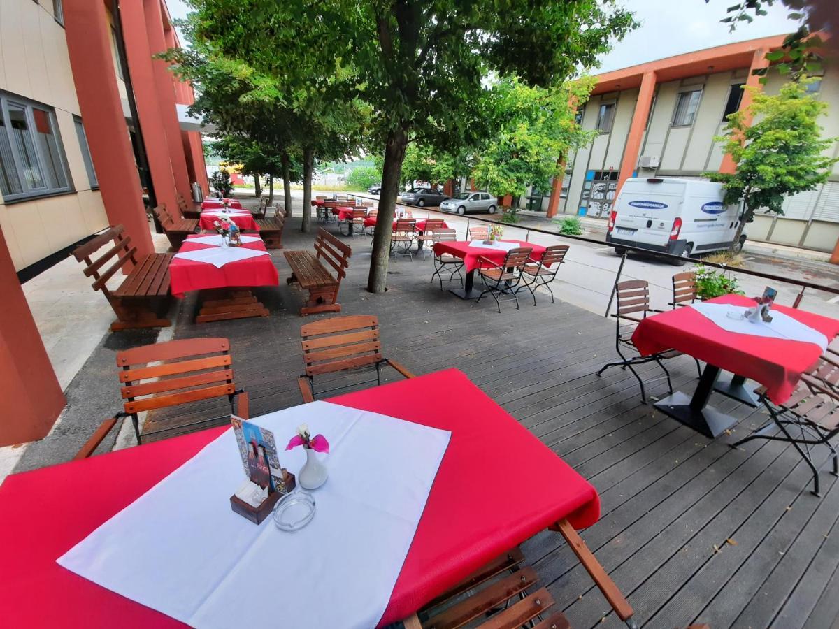 Hotel Prunk Sežana Exterior foto
